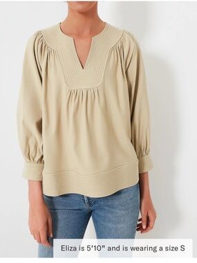 Pomander Place Cream Split-V Pintuck Blouse. Sz L